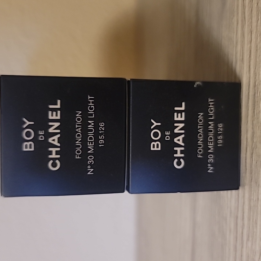 2 Set Of Chanel Boy De Chanel Foundation And 2 Set Of Eyeliner Set In Black. View 6